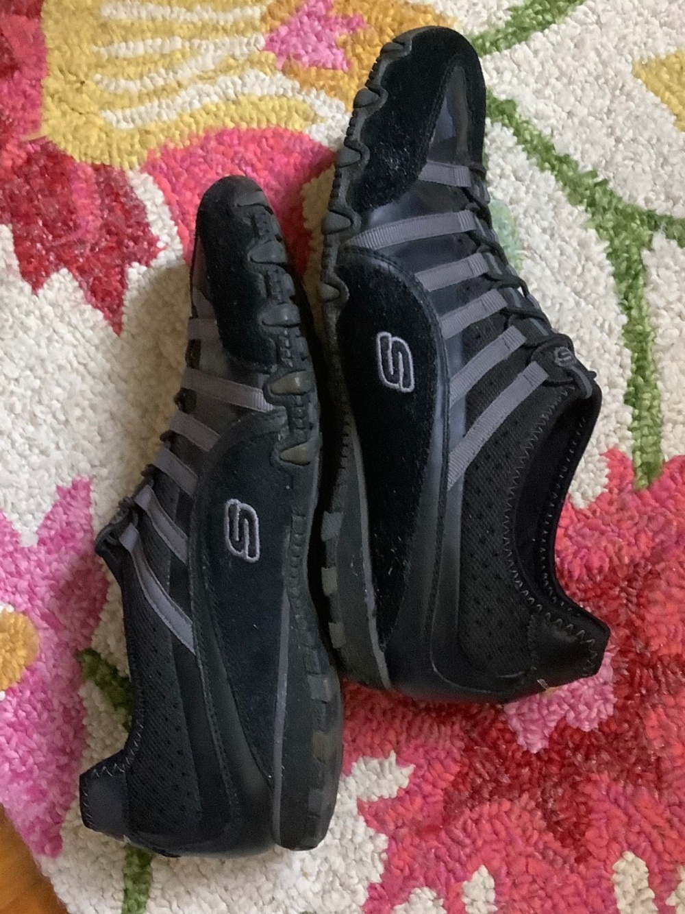 Sketchers Sneakers 9 US